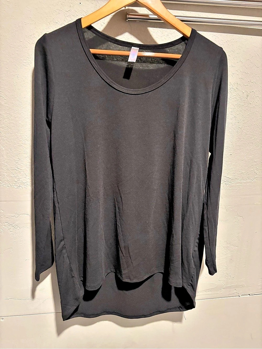 Lularoe Long Sleeve Top in Black Size Large Like New
